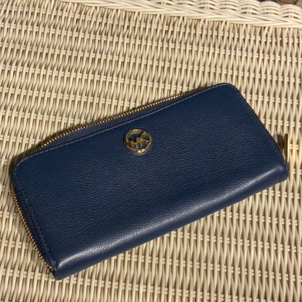 MK wallet